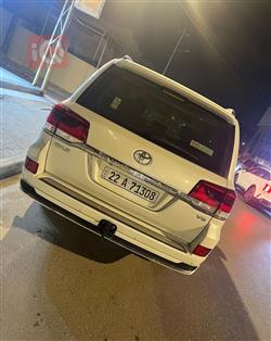 تۆیۆتا لاند کروزەر